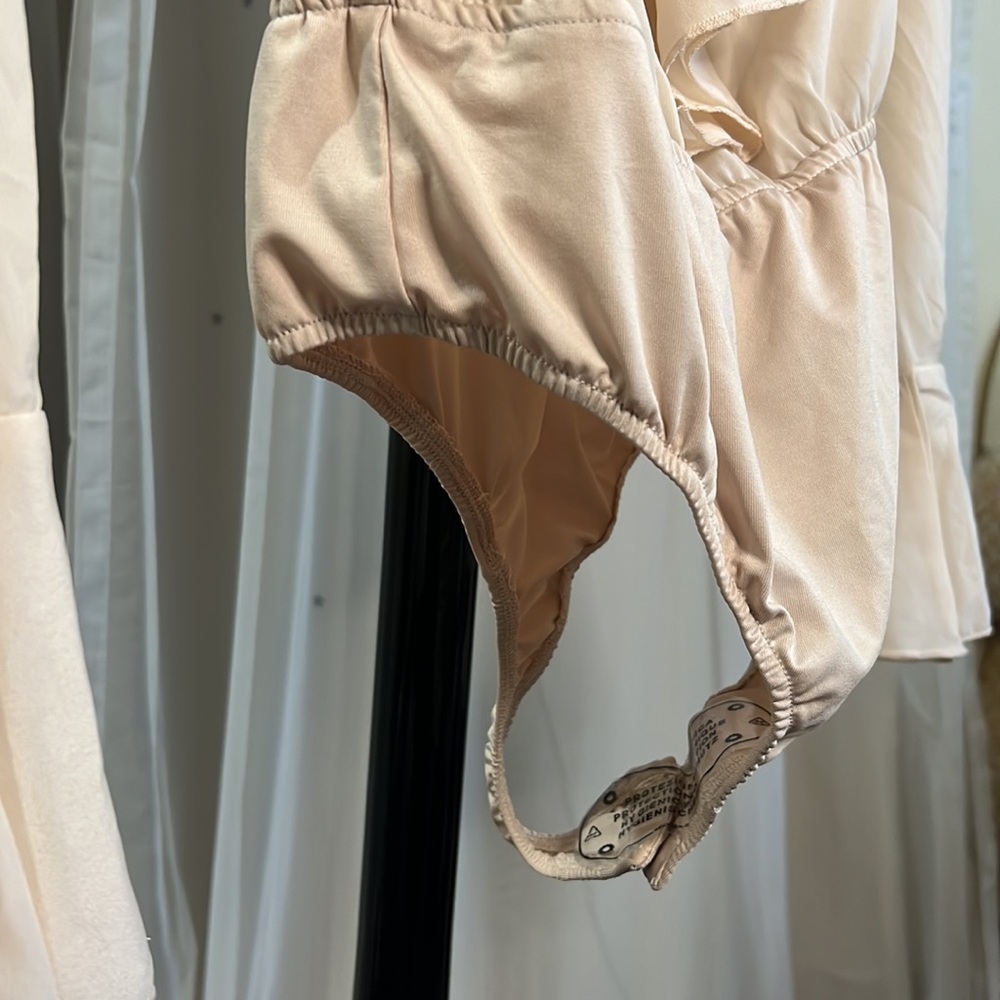 Ruffle Bodysuit - Picture 4 of 4